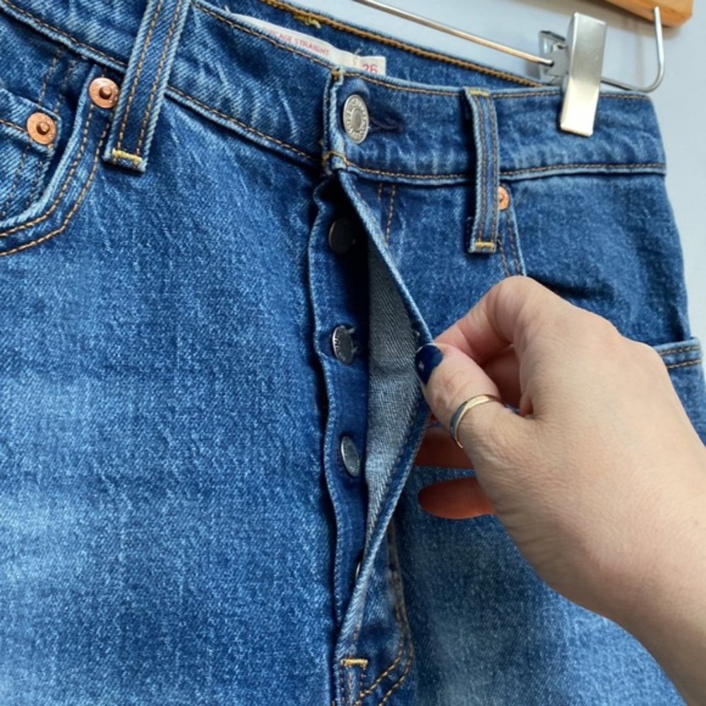 ❗️SOLD❗️Levi’s Ribcage Striaght Jeans Size 26 - Picture 12 of 12